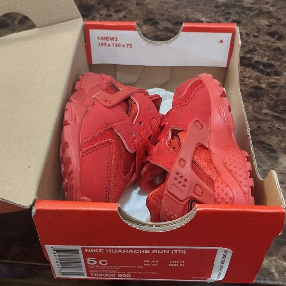 Toddler Shoes Red Nike Huarache Run size 5 - Picture 9 of 14